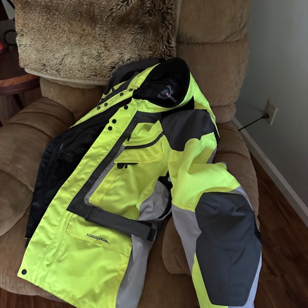 Riding jacket - Picture 2 of 2